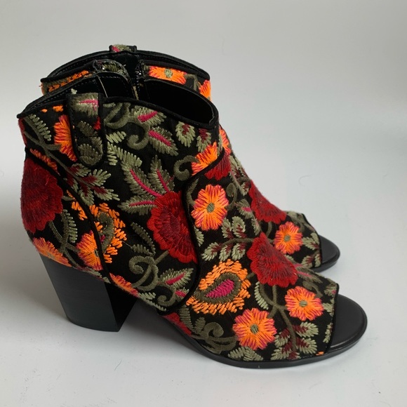 Crown Vintage floral Frankie open toe boots 7.5M